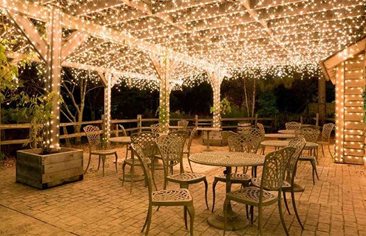 Key Tips on How to Hang Outdoor Decorative String Lights
